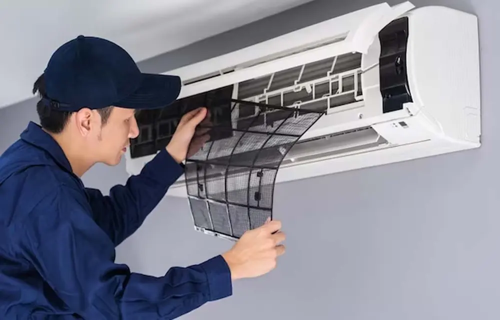 Profesional en la instalación de aires acondicionados